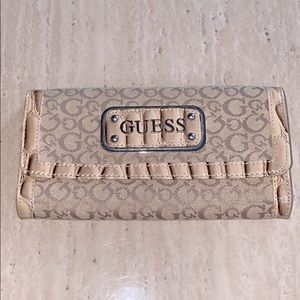 GUESS Hand Wallet